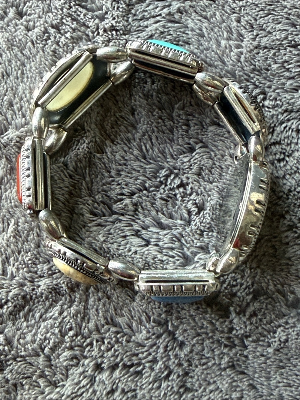 Orvis woman’s watch with semi precious stones in silvertone, abalone oval face. - Picture 10 of 12